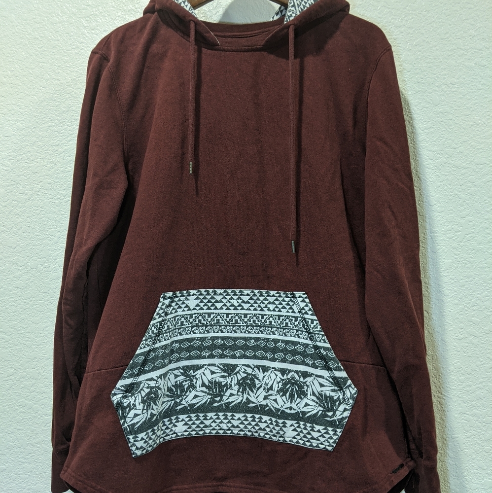 On The Byas Red and Patterned Sweatshirt size L